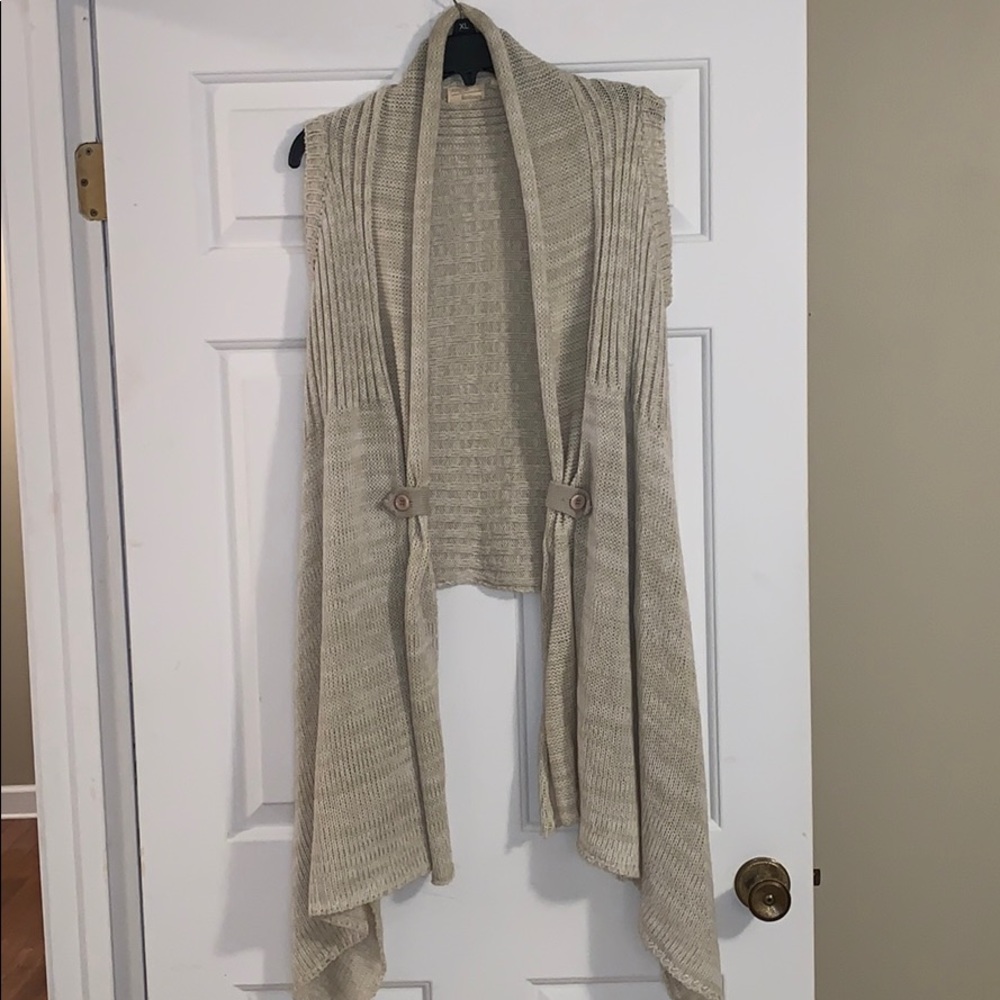 Sleeveless vest